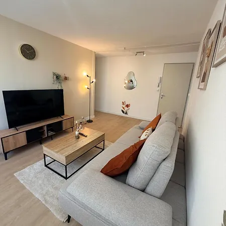 Grand T5 Climatise-4 Chambres-parking-tram 3min-8 Pers Apartament Montpellier