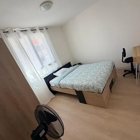 Grand T5 Climatise-4 Chambres-parking-tram 3min-8 Pers Montpellier